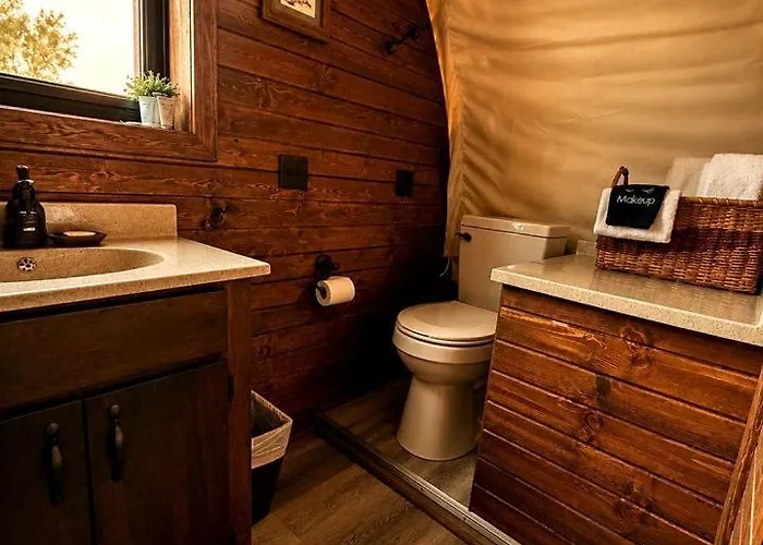Scenic Riverfront Wagon Retreat Near Wind River Range In Dubois, Wyoming Holiday home Dubois